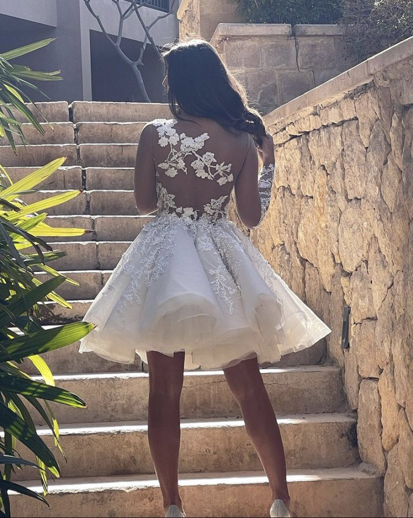 A Line Unique Short Wedding Dress with Lace Appliques fg6599