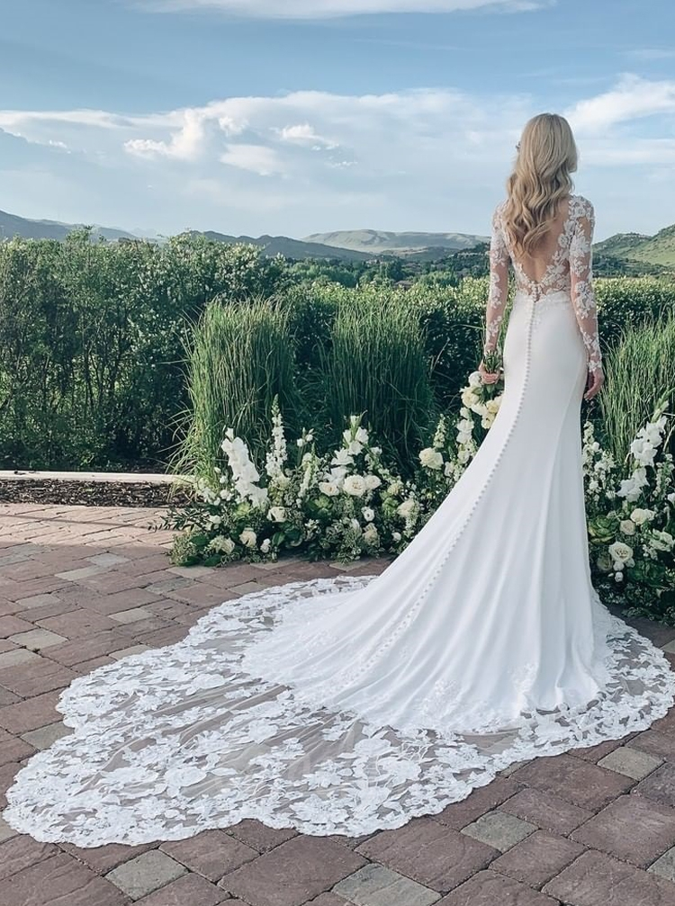 Chapel-length Petal Train Low Back Stretch Crepe Wedding Dress With Long Sleeves fg6562
