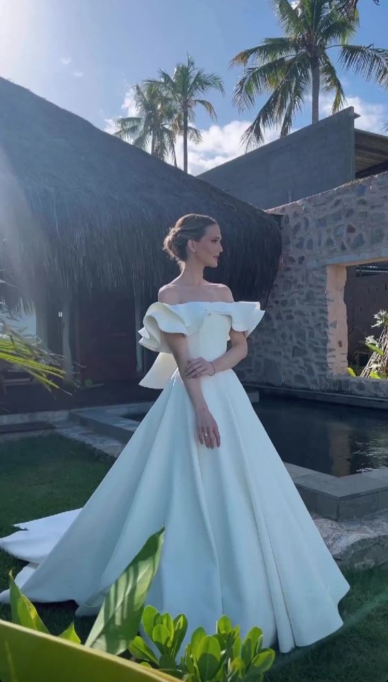 Gorgeous Long Off The Shoulder A Line Satin Wedding Dresses fg6536
