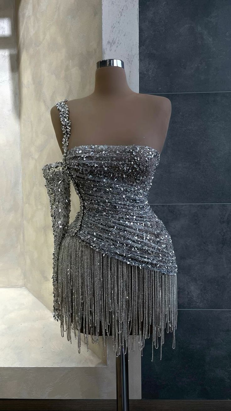 Robe de cocktail argentée à perles et longues franges, une manche, paillettes scintillantes, courte, tenue de soirée fg6592