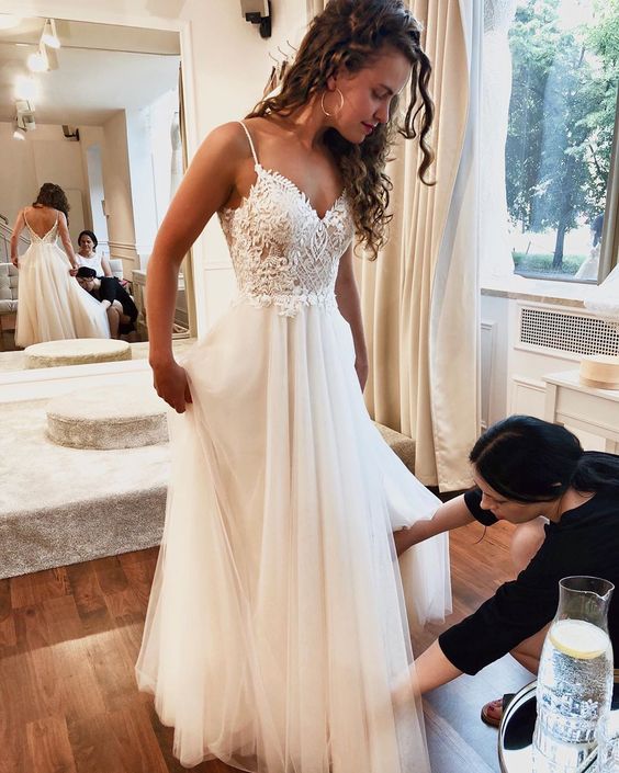 A-line Unique Lace Tulle Vintage Long Wedding Dresses fg5984