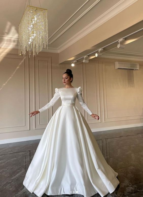 Simple wedding dress with sleeves, satin ball gown fg6430