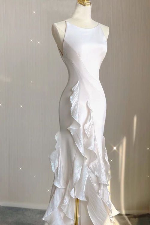 White Sheath Halter Backless Wedding Dress fg3671