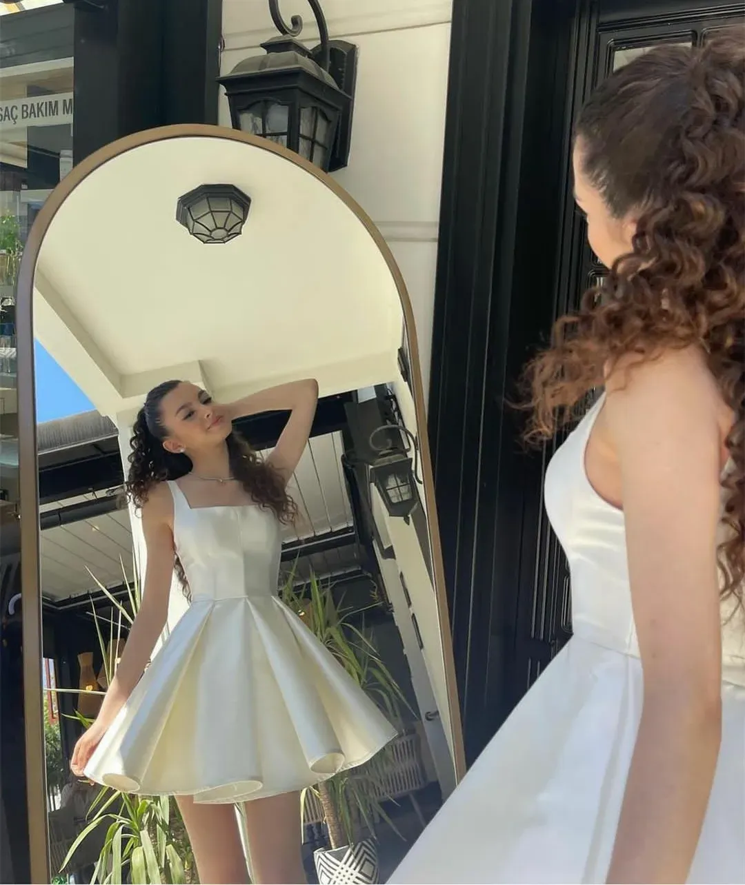 Elegante Kurze Homecoming Kleider Quadrat Kragen Satin Ärmellose A Linie Mini Länge Nach Maß Weibliche Kleid fg5405