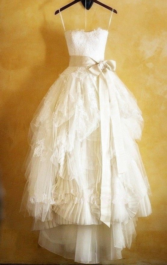 Cute Fitted Spaghetti Strap Lace Wedding Dresses Tulle Popular Tiered Modest Bridal Dresses with Bowknot fg2542