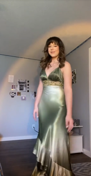 Green Vintage Satin Prom Dress V Neck Evening Dress 21st Birthday Outfit fg8506